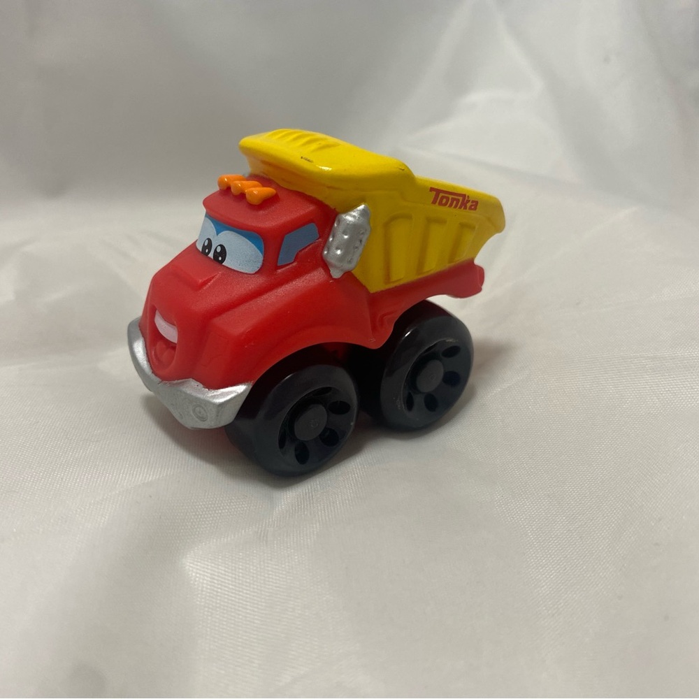 Hasbro Lil Chuck and Friends Chuck the Dump Truck Construction 2009 Small